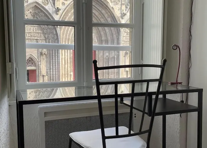 Parvis De La Cathedrale De Vue Directe Διαμέρισμα *